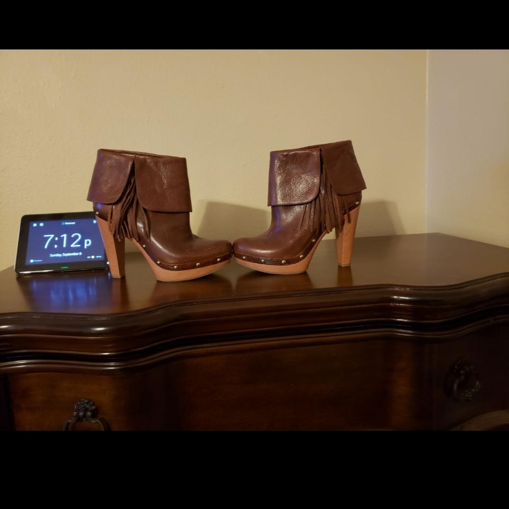 Genuine Leather INC boots W 10